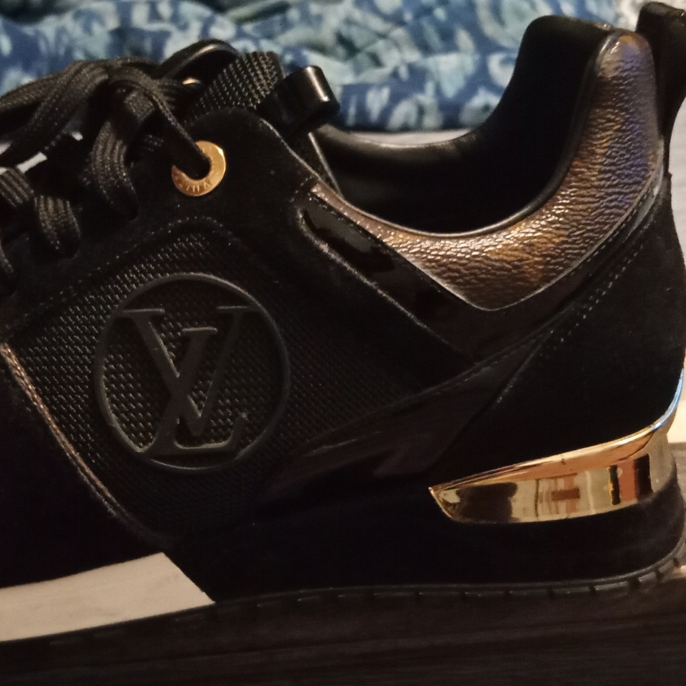 Lovis Vuitton Runway Women's 8 White, Brown and Black with Gold Monogram on back